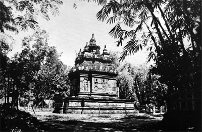 ILW Borobudur Mendut Tempelvoet Pawon tempel